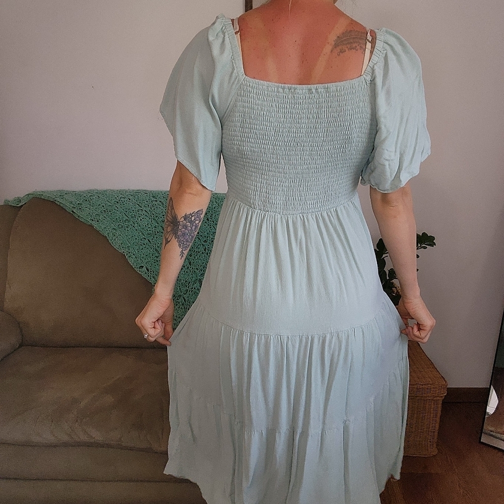 One Loved Babe Smocked Flutter Sleeve Midi Dress Size Medium - Picture 4 of 6